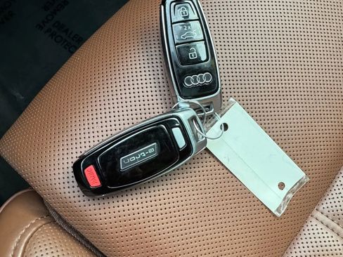 Used 2022 Audi e-tron Chronos w/ Chronos Package image 48