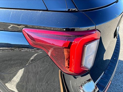 Used 2022 Ford Explorer ST w/ ST Street Pack image 25