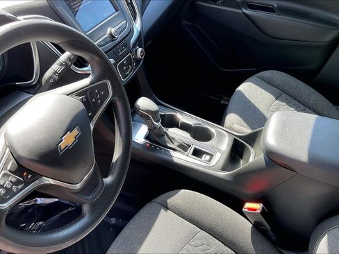 Used 2022 Chevrolet Equinox LT FWD image 17