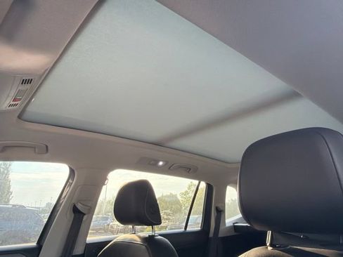 Used 2022 Volkswagen Tiguan SE AWD/4WD image 12