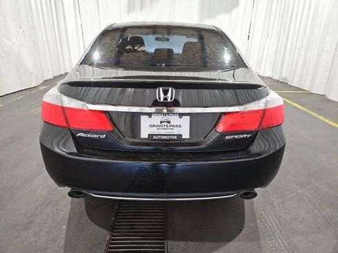 Used 2015 Honda Accord Sport image 4