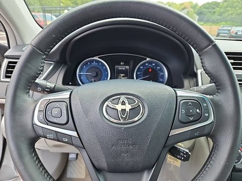 Used 2016 Toyota Camry XLE FWD image 19