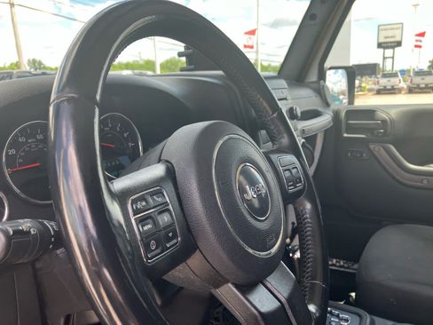 Used 2016 Jeep Wrangler Unlimited Sport w/ Quick Order Package 24S AWD/4WD image 9