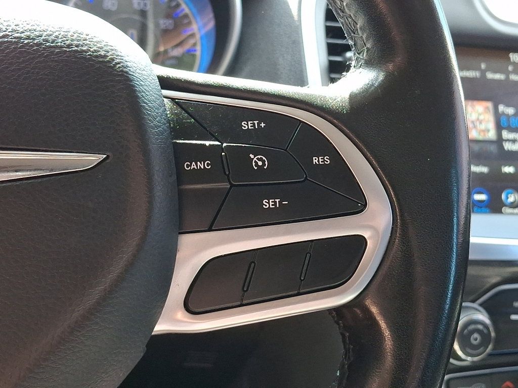 Used 2019 Chrysler 300 Touring AWD/4WD image 29