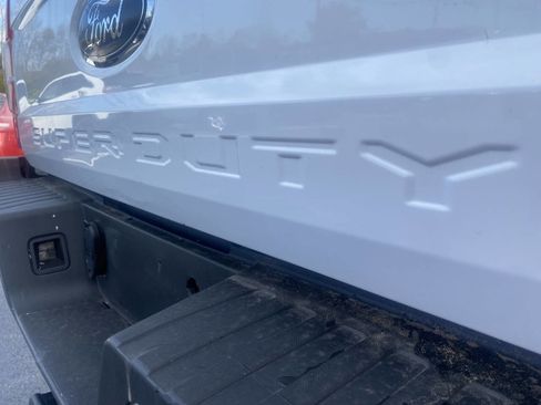 Used 2022 Ford F250 XL w/ Power Equipment Group image 11