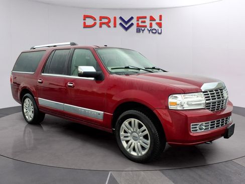 Used 2014 Lincoln Navigator L 4WD image 7