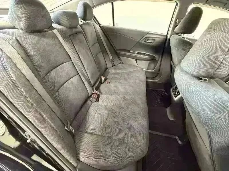 Used 2017 Honda Accord EX image 37