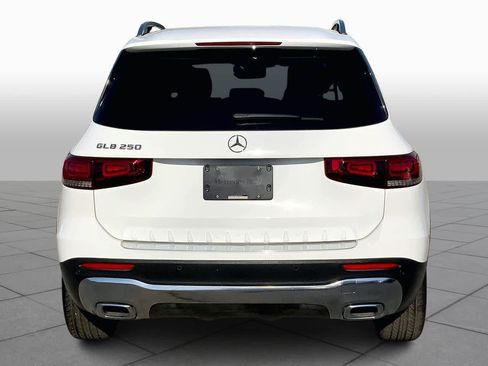 Used 2021 Mercedes-Benz GLB 250 w/ Premium Package image 5