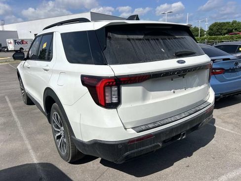 Used 2025 Ford Explorer ST-Line AWD/4WD image 6