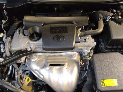 Used 2015 Toyota Camry XSE image 30