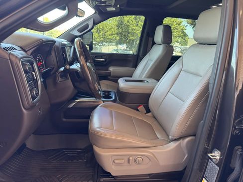 Used 2020 Chevrolet Silverado 2500 LTZ w/ LTZ Premium Package AWD/4WD image 17