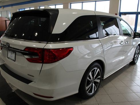 Used 2023 Honda Odyssey Touring image 5