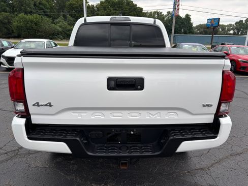Used 2020 Toyota Tacoma SR AWD/4WD image 7