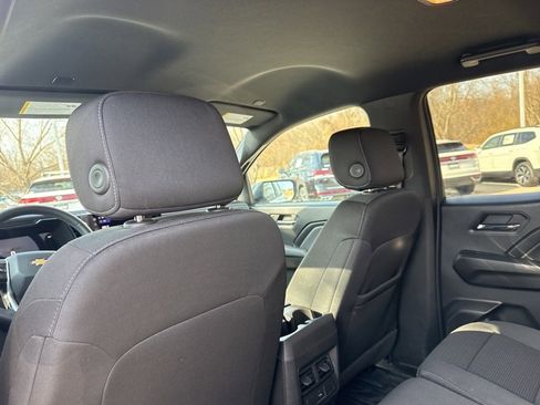 Used 2024 Chevrolet Colorado LT image 25