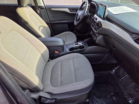 Certified 2022 Ford Escape SE w/ SE Sport Appearance Package image 15