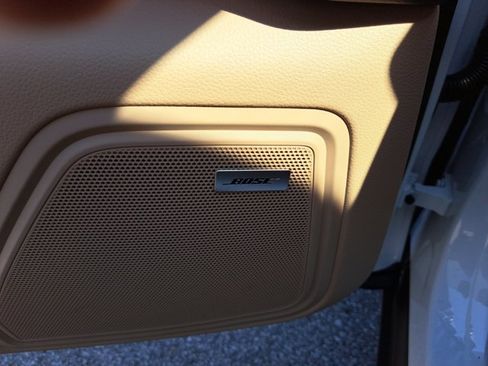 Certified 2025 Porsche Macan AWD/4WD image 27