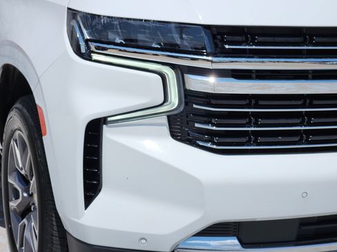 Used 2021 Chevrolet Tahoe LT w/ LT Signature Package AWD/4WD image 10