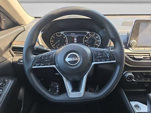 Used 2024 Nissan Altima 2.5 SV AWD/4WD image 13