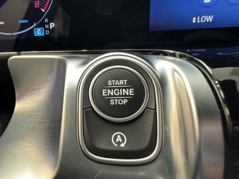 Certified 2025 Mercedes-Benz GLB 250 image 21