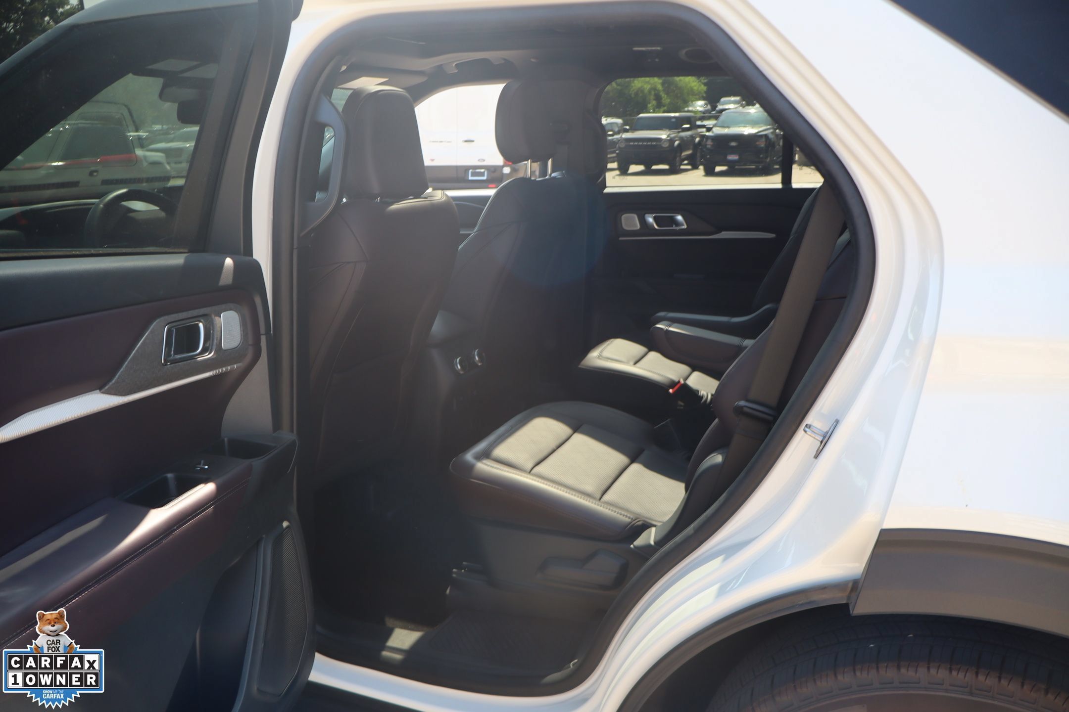 Certified 2025 Ford Explorer Platinum RWD image 27