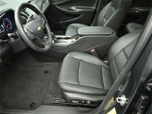 Used 2018 Chevrolet Malibu Premier w/ Premier Sun and Wheel Package image 10