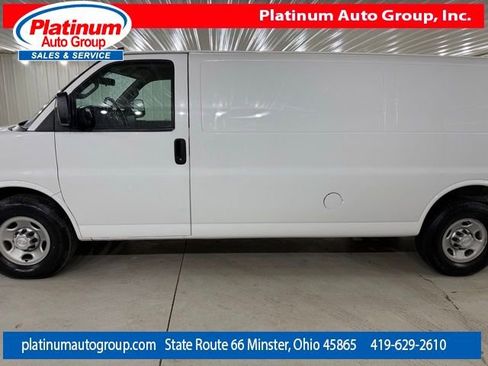 Used 2016 Chevrolet Express 3500 Extended image 2