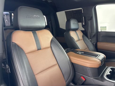 Used 2020 Chevrolet Silverado 1500 High Country w/ Technology Package image 30