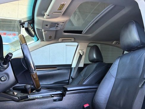 Used 2014 Lexus ES 350 w/ Luxury Package FWD image 5