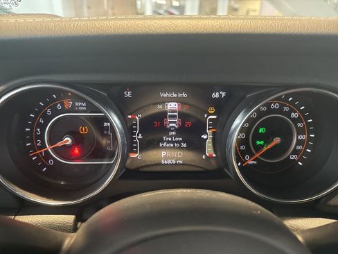 Used 2020 Jeep Wrangler Unlimited Sahara image 32