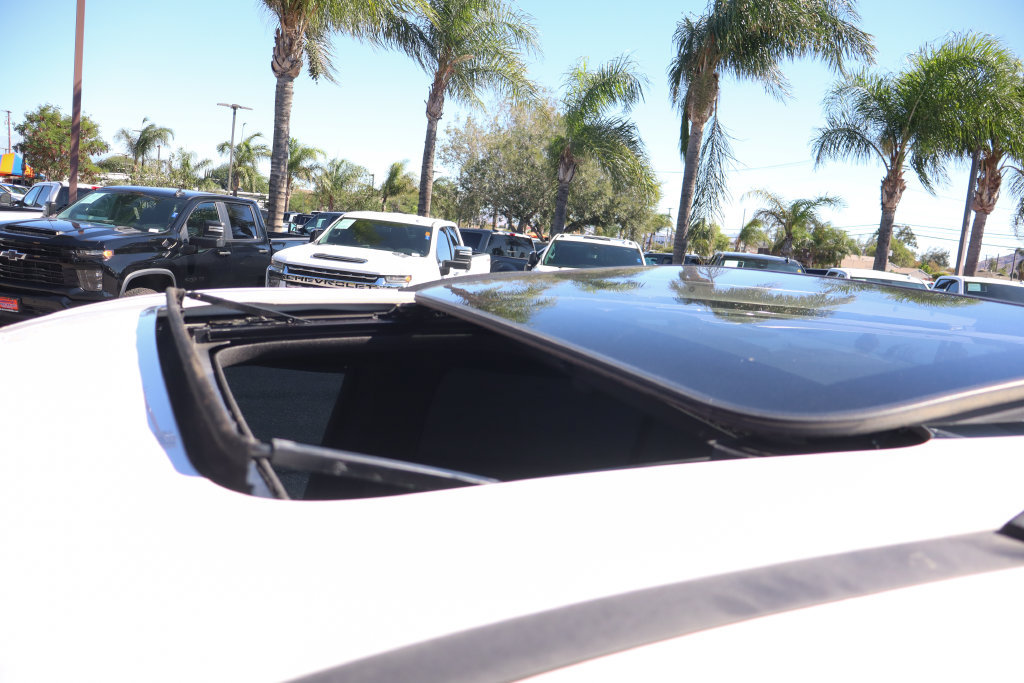 Used 2023 Chevrolet Traverse High Country FWD image 26