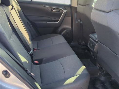 Certified 2022 Toyota RAV4 XLE FWD image 25