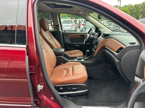 Used 2017 Chevrolet Traverse Premier AWD/4WD image 16