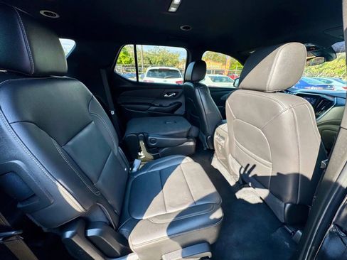 Used 2023 Chevrolet Traverse LT image 18