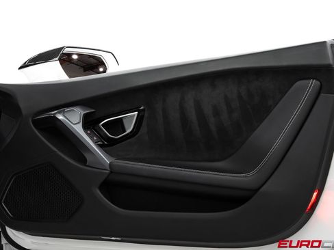 Used 2015 Lamborghini Huracan LP 610-4 AWD/4WD image 28