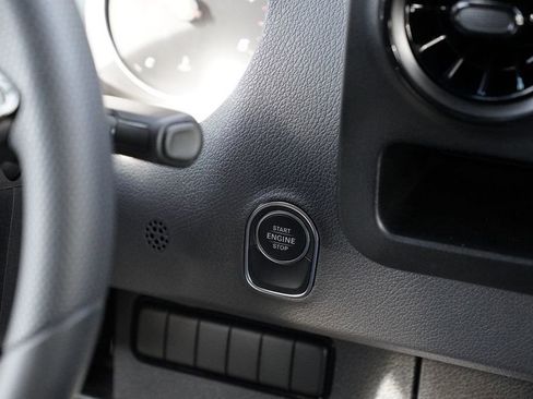 New 2025 Mercedes-Benz Sprinter 2500 image 25