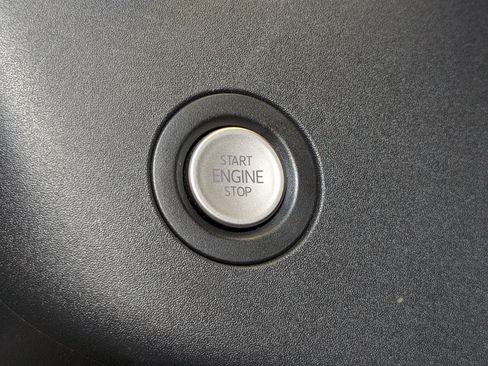 Used 2025 Volkswagen ID. Buzz 1st Edition RWD image 37