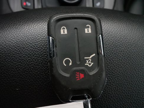 Used 2023 GMC Acadia SLT image 32