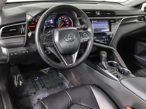 Used 2018 Toyota Camry XSE image 4