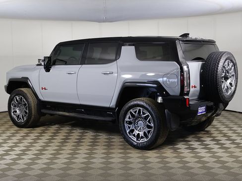 Used 2024 GMC Hummer EV 3X w/ LPO, Illumination Package AWD/4WD image 11