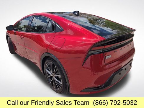 Used 2025 Toyota Prius XLE AWD/4WD image 3