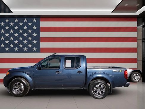 Used 2021 Nissan Frontier PRO-4X w/ Pro-4x Utility Package image 3