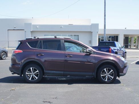 Used 2017 Toyota RAV4 XLE FWD image 22