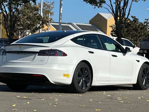 Used 2021 Tesla Model S Plaid image 4