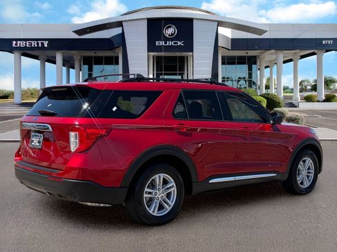 Used 2023 Ford Explorer XLT RWD image 4