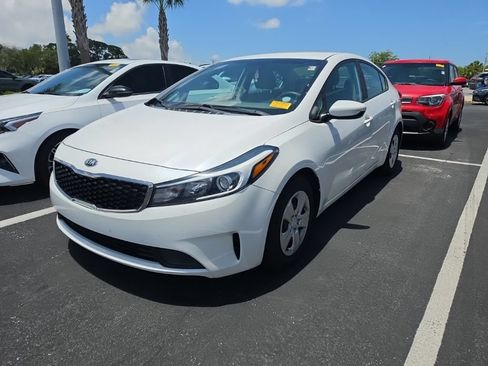 Used 2017 Kia Forte LX w/ LX Popular Package FWD image 4