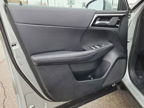 Used 2024 Mitsubishi Outlander SE image 19
