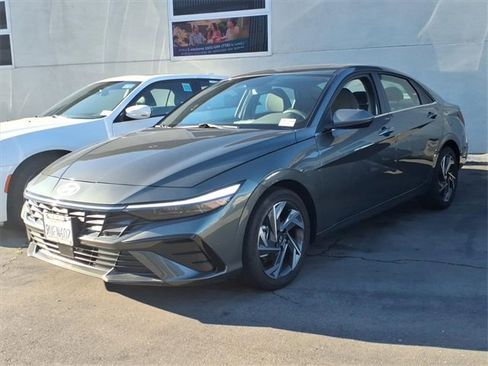 Certified 2025 Hyundai Elantra SEL image 1