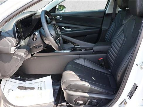 Used 2023 Hyundai Elantra Limited FWD image 11