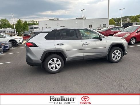 Used 2025 Toyota RAV4 LE AWD/4WD image 7