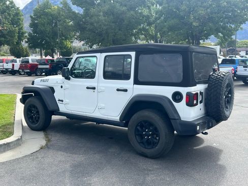 Used 2020 Jeep Wrangler Unlimited Willys image 12